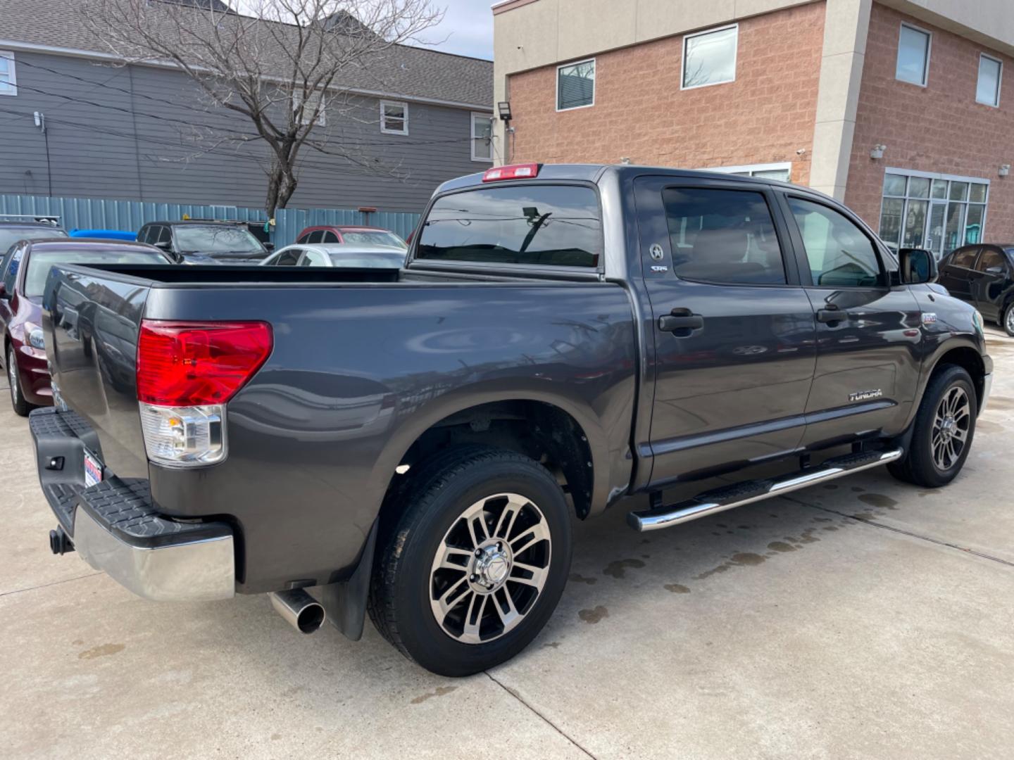 2012 Gray /Silver Toyota Tundra (5TFEY5F17CX) , located at 1501 West 15th St., Houston, 77008, (713) 869-2925, 29.797941, -95.411789 - Photo#2